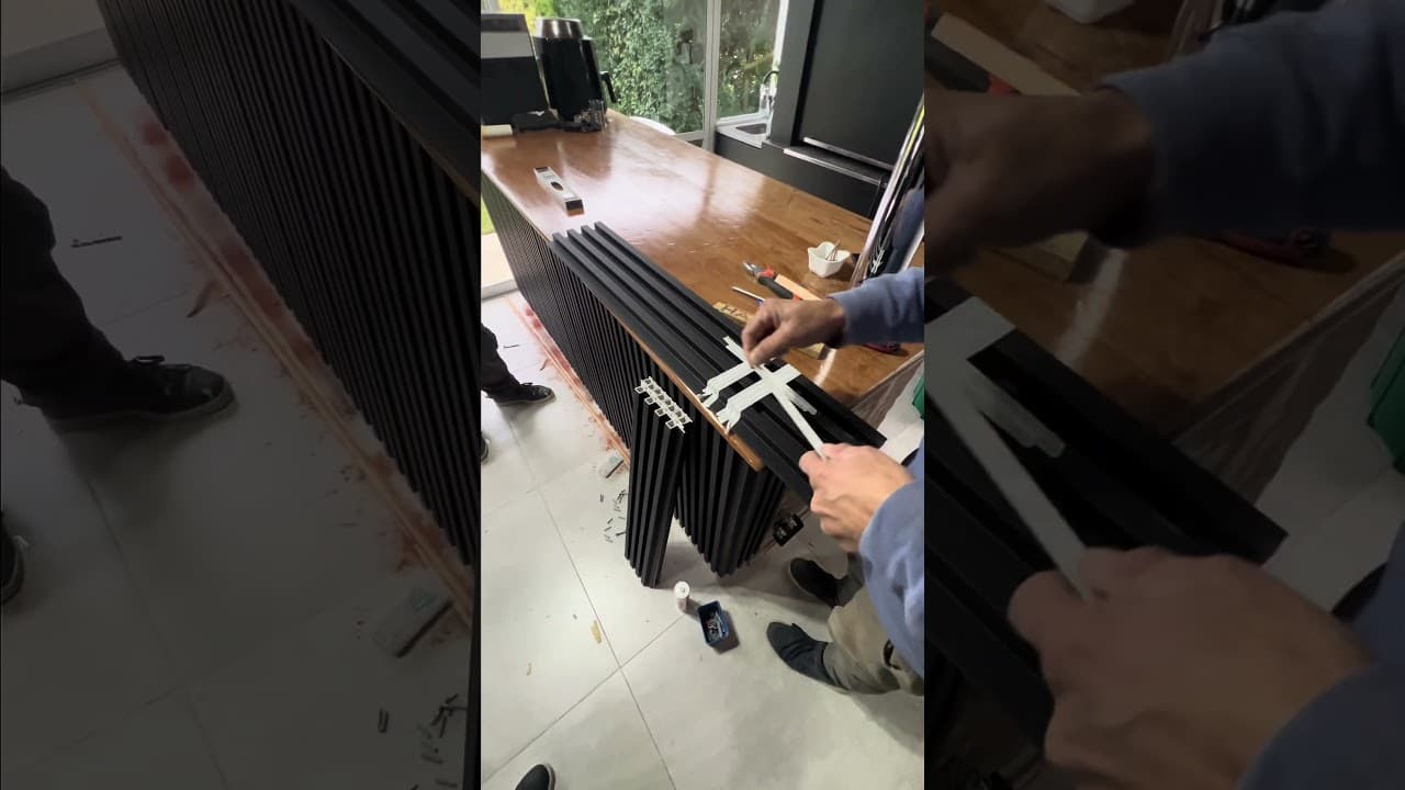 Como hacer un recorte en un wall panel para un enchufe?