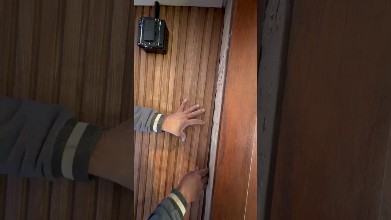 Cómo se coloca la última placa de Wall Panel WPC con silicona