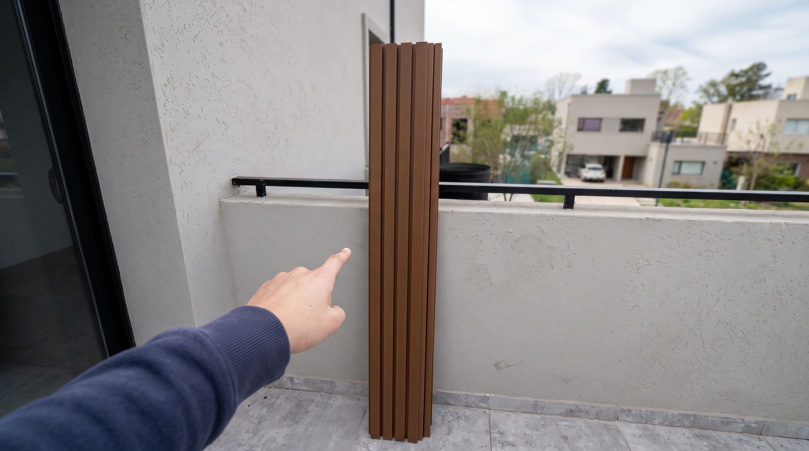 Recortes en revestimiento varillado alrededor de una ventana